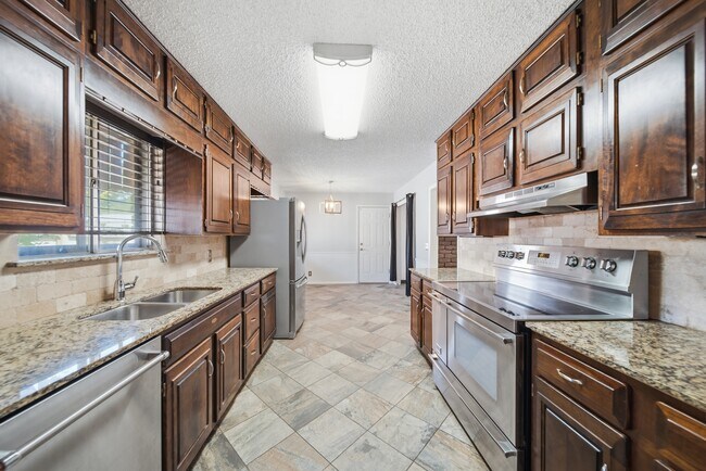 Photo - 5811 E 61st Pl