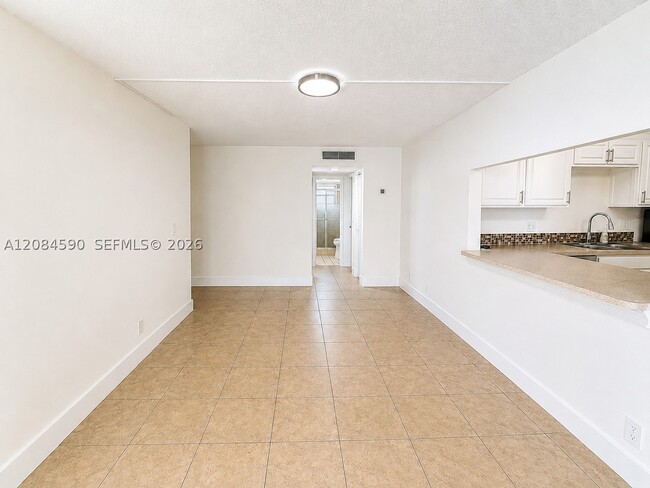 Photo - 9430 Live Oak Pl Unit 108