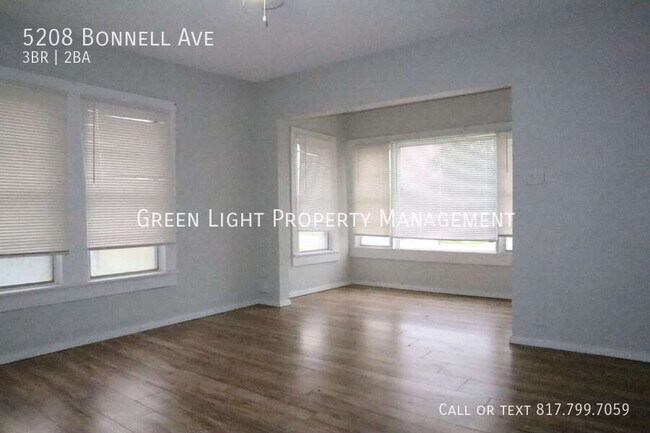 Photo - 5208 Bonnell Ave
