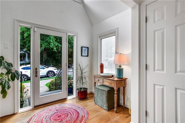 Photo - 925 Highland Terrace NE