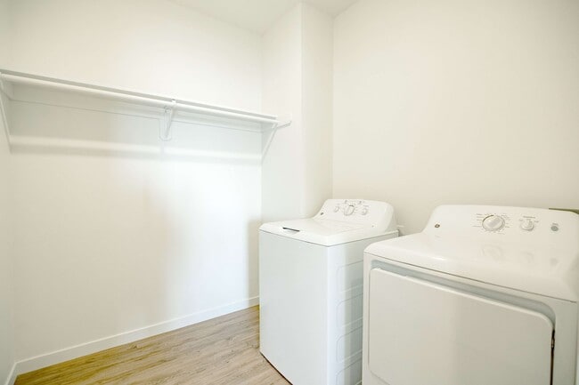 The Earl Apartments 3 Bed 2 Bath 1467