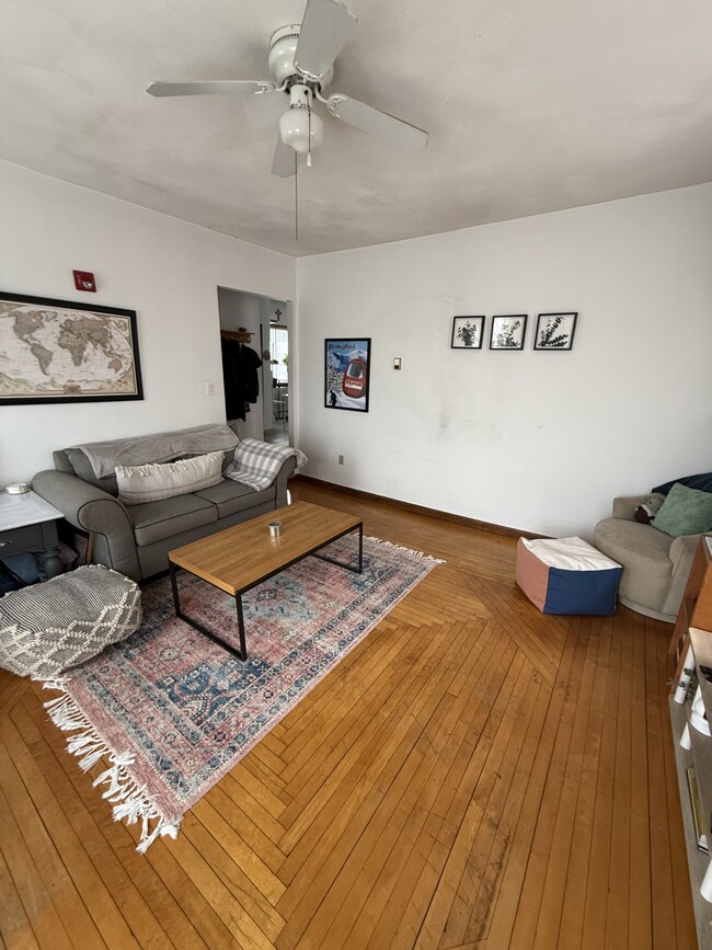 Building Photo - 20 Monmouth St Unit 1R Rental