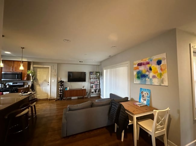 Photo - 4228 N Whipple St Unidad 2N
