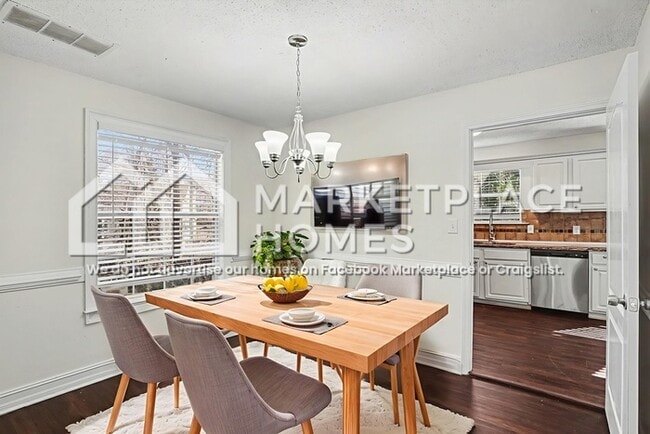 Photo - 205 Hunting Ct