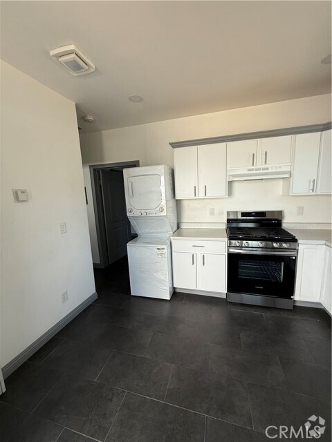 Building Photo - 10601 Magnolia Ave Rental