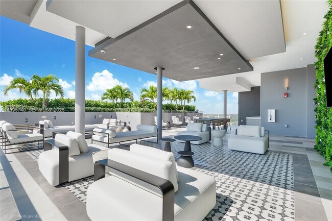 Photo - 9600 S Dixie Hwy Unidad B1-B10