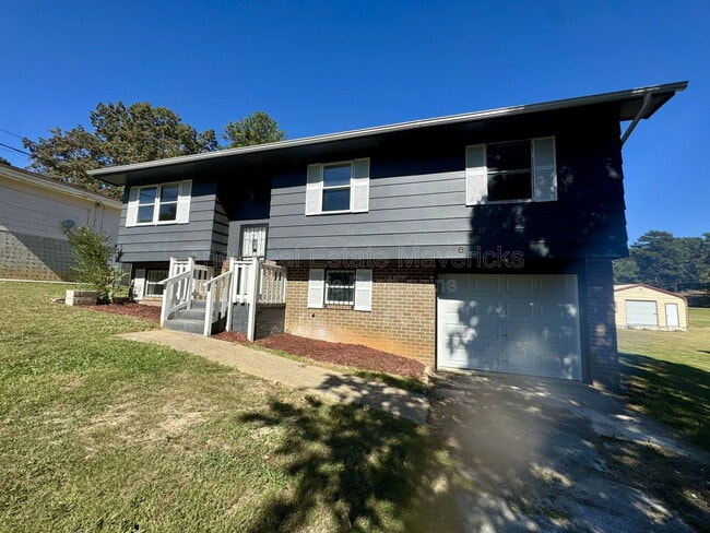 Building Photo - 6311 Rosemary Dr