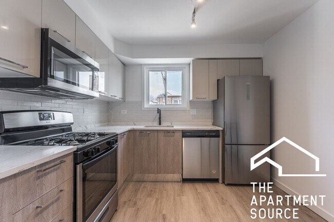 Building Photo - 7619 N Sheridan Rd Unit 3A Rental