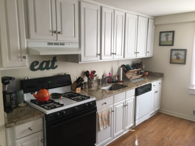 Photo - 168 River Rd