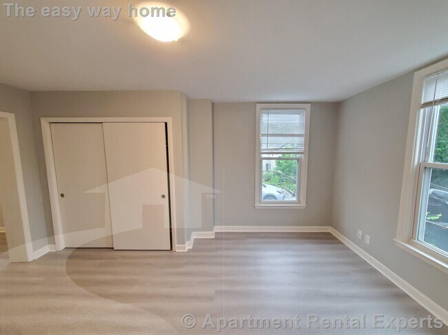 146 Highland Ave Unit 1R