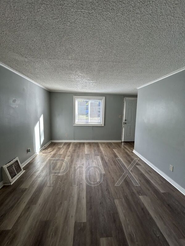 Photo - 468 Fieldcrest Dr