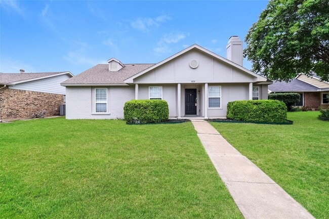 Building Photo - Spacious 4BR Home with Vaulted Ceilings, Fireplace & Large Backyard!