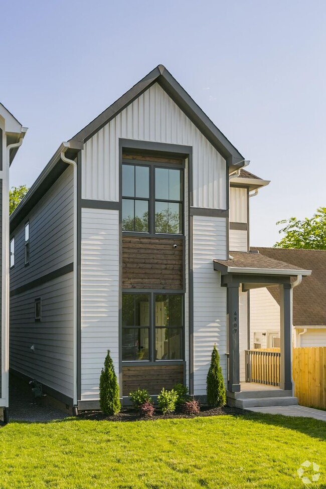 Building Photo - 4 Bed, 3 Bath Home w/ 2 Car Garage in The...