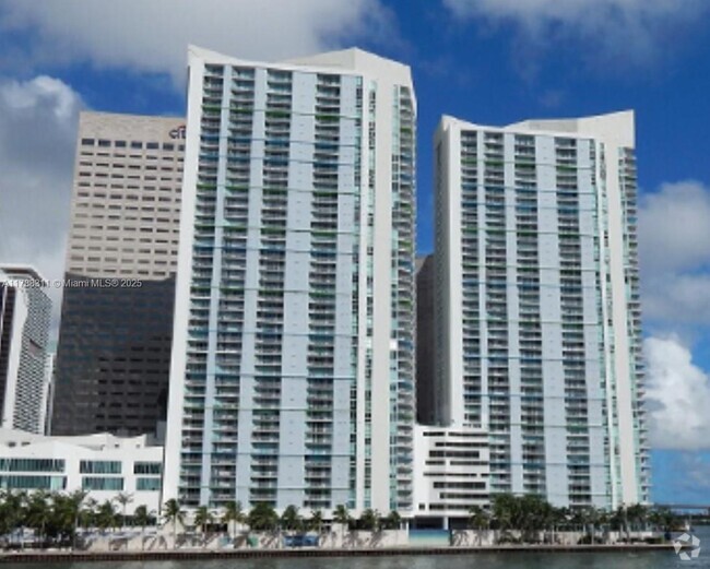 Building Photo - 335 S Biscayne Blvd Unit 3310 Rental