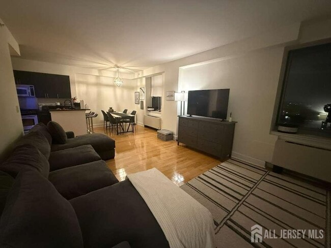 Photo - 1 Spring St Unit 702