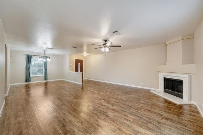 Photo - 928 Justeford Dr