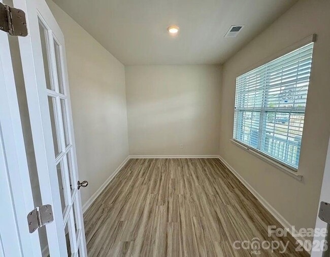 Photo - 1830 Vanderlyn St