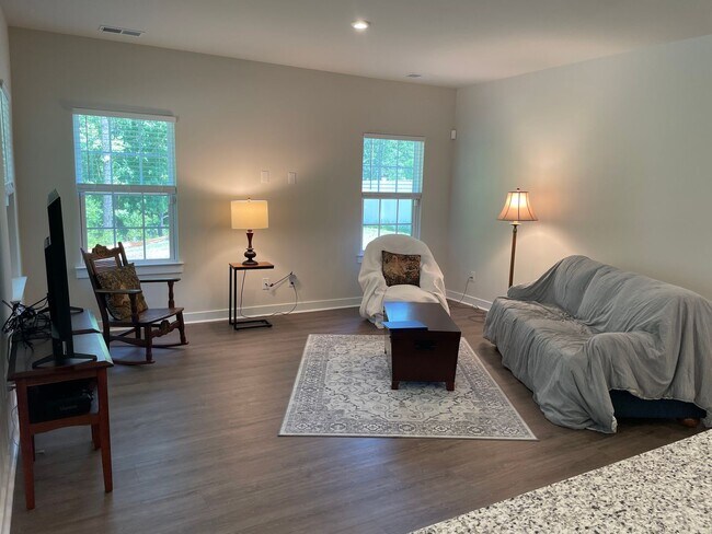 Photo - 2116 Sounders Ln NE