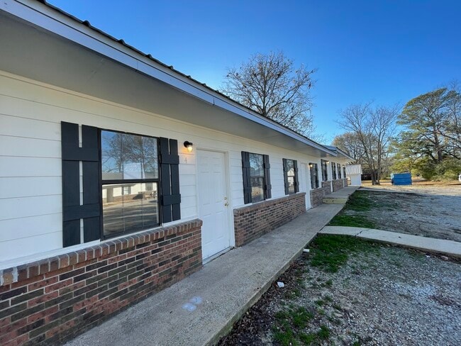 Building Photo - 103 S Bryant St