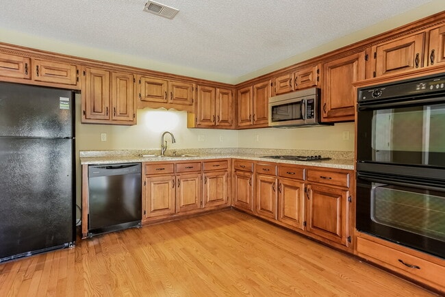 Photo - 300 N Ericson Rd