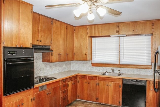 Photo - 714 Elmwood Dr
