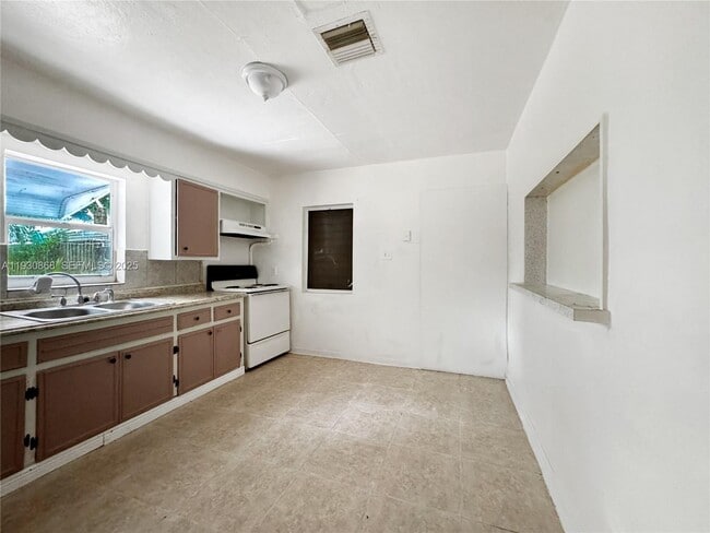 Photo - 1269 SW 25th Ave Unidad 1