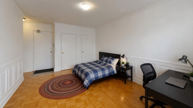 Living Room - 710 Spadina Av