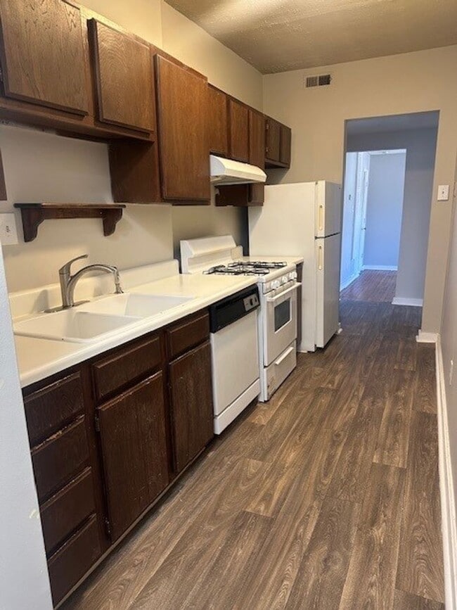 691 Durant Pl NE Unit 3