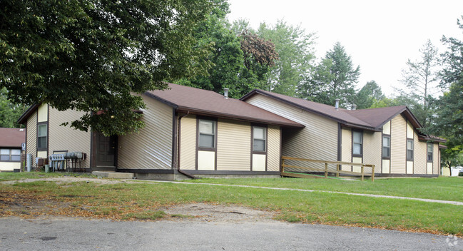 Oak Tree III - Oak Tree III Apartments