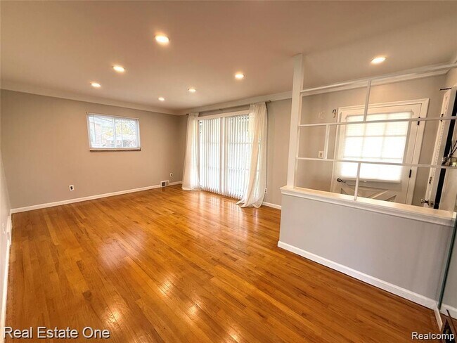 Photo - 7627 Rosemary St