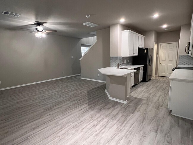 Photo - 114 N Camellia Grove Cir