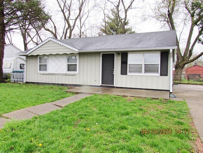 8335 Meadowlark Dr, Indpls, IN 46226 - 8335 Meadowlark Dr, Indpls, IN 46226 House