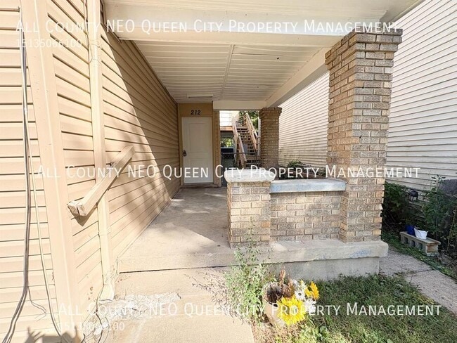 Photo - 212 Nassau St