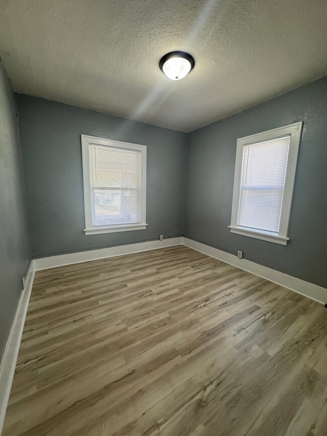 Photo - 2018 S Brookfield St