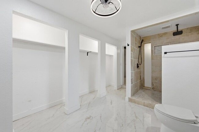 Photo - 2529 Rainbow Dr