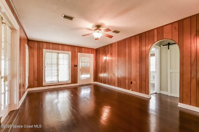 Photo - 1428 Riverside Dr