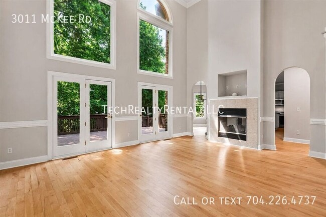 Photo - 3011 McKee Rd