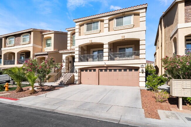Photo - 4 bedroom home, 4 bathrooms,  with a fully self  contained casita with a 3 car garage
