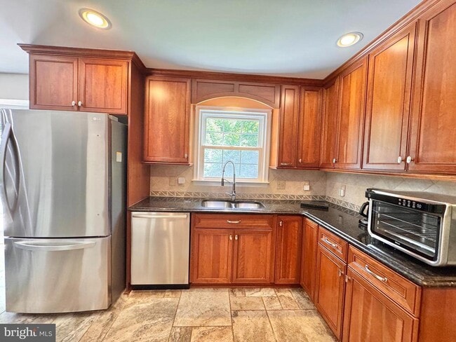Photo - 2026 Admiral Dr