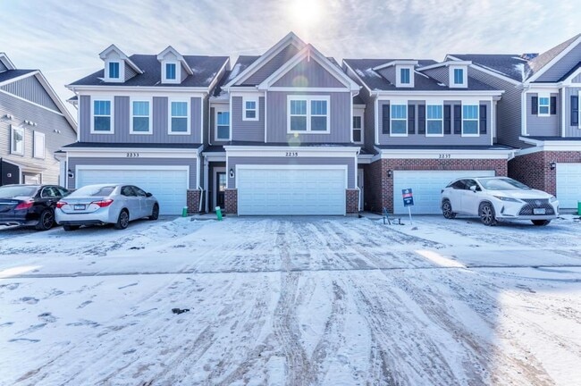 2235 Horseshoe Cir