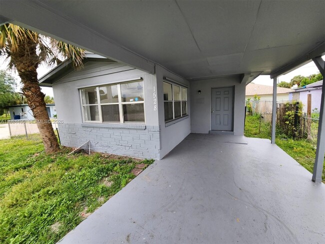 Photo - 1528 Avenue S