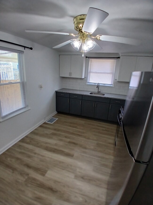 Photo - 728 9th Ave Unit Rear