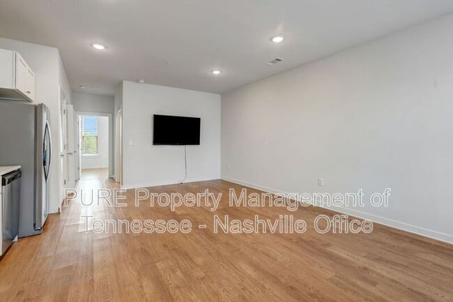 Photo - 600 E Trinity Ln Unit 102