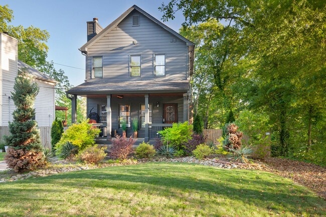 Building Photo - Beautifully Updated Two-Story 3/2.5 w/ Hug... Rental