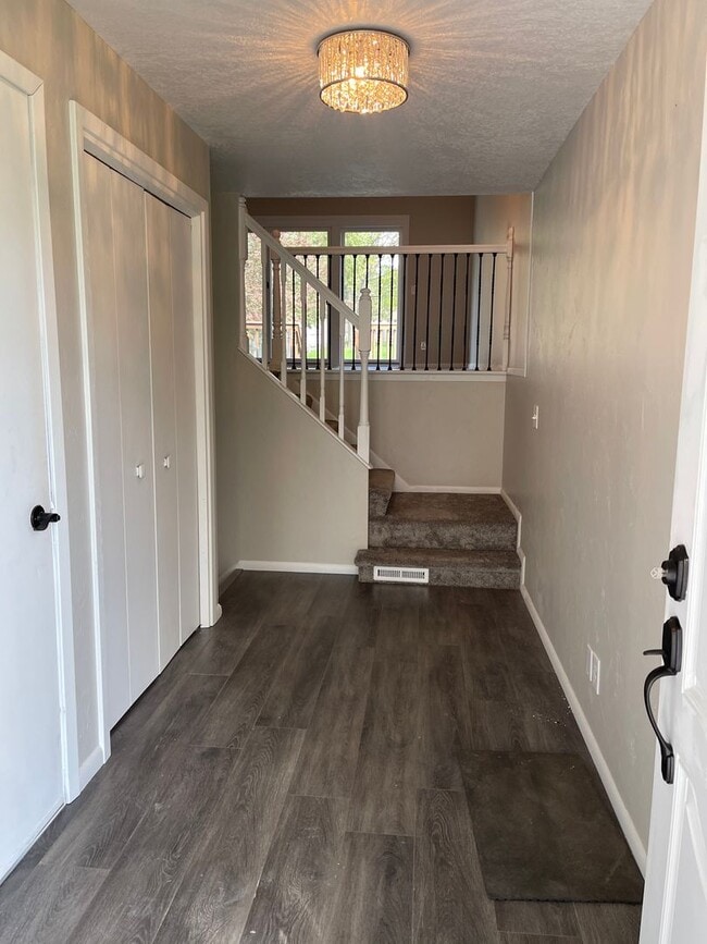 Photo - Beautiful, Updated 3Bed+Office/Den, 2Bath Twinhome in Plymouth- Available Now!