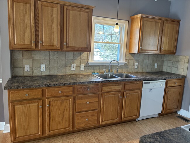 Building Photo - 56 Parrish St