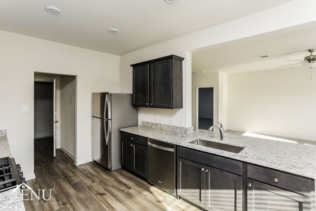 Photo - 308 Micah Ln