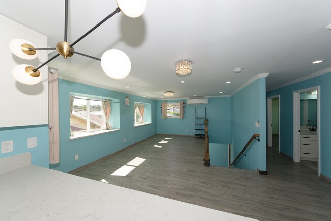 Building Photo - 933 18th Ave