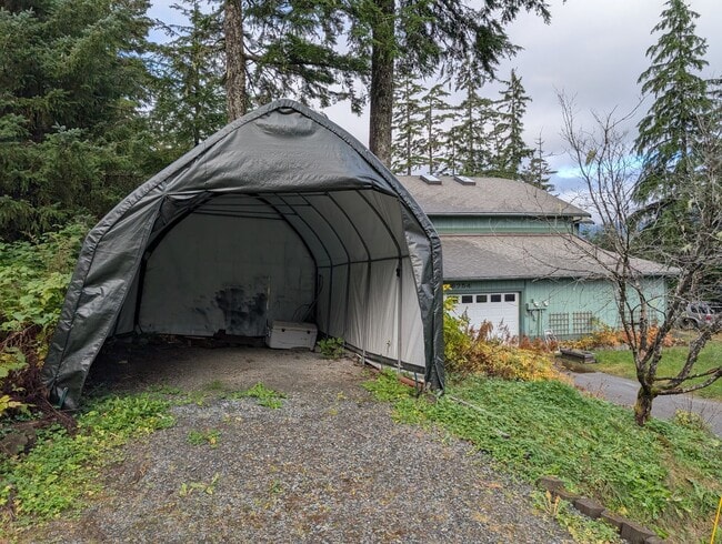 Photo - Unfurnished, 3Bd/1.5Ba Dgl Townhome, Long ...