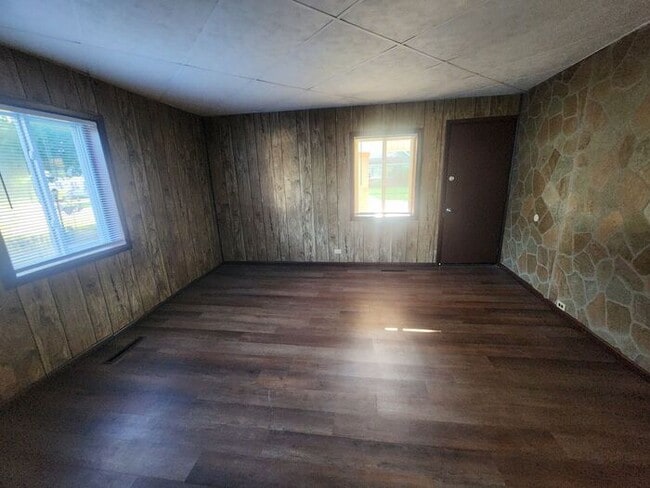 Photo - Cute 3 Bedroom Home